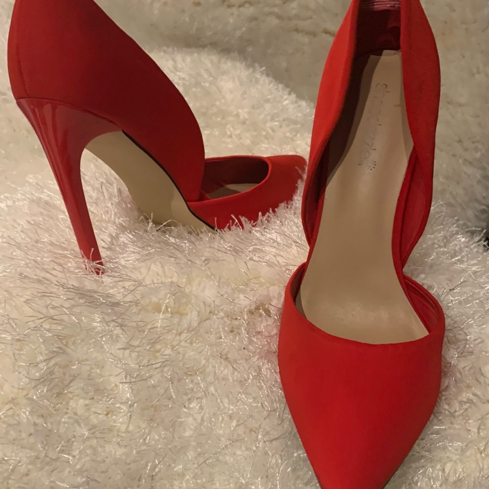 RED PUMP HEELS - Picture 4 of 15